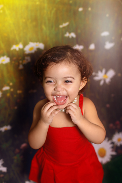 sorrisos em ensaio fotográfico em estúdio-Lisa fez 2 anos-pura diversão-Lisa Simpson