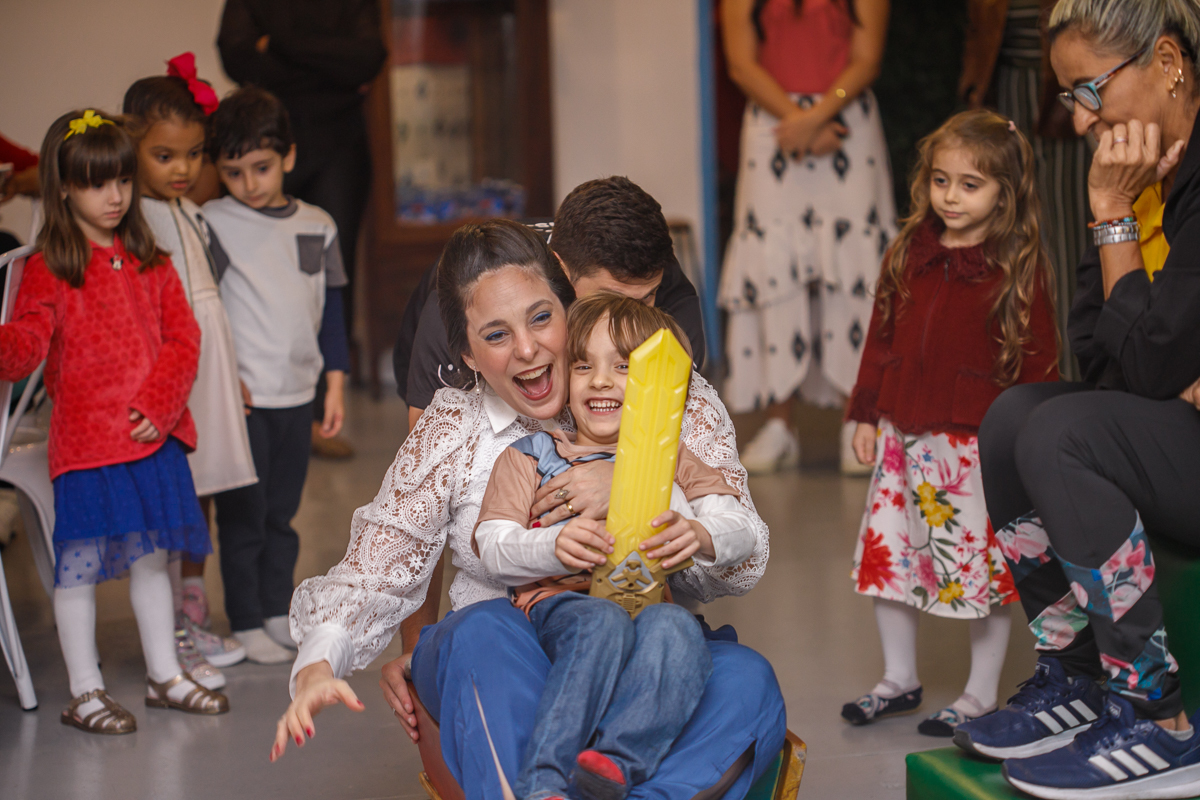 fotografia infantil-5 anos  gabriel He-man- castelo de Grayskull-Quintal 