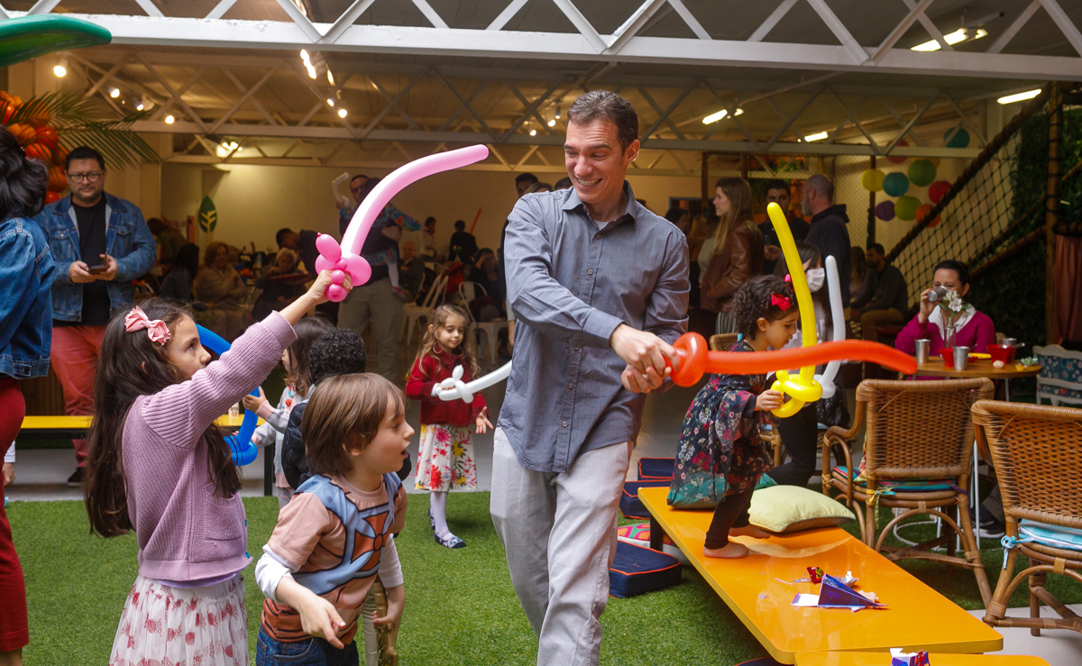 fotografia infantil-5 anos  gabriel He-man- castelo de Grayskull-Quintal 