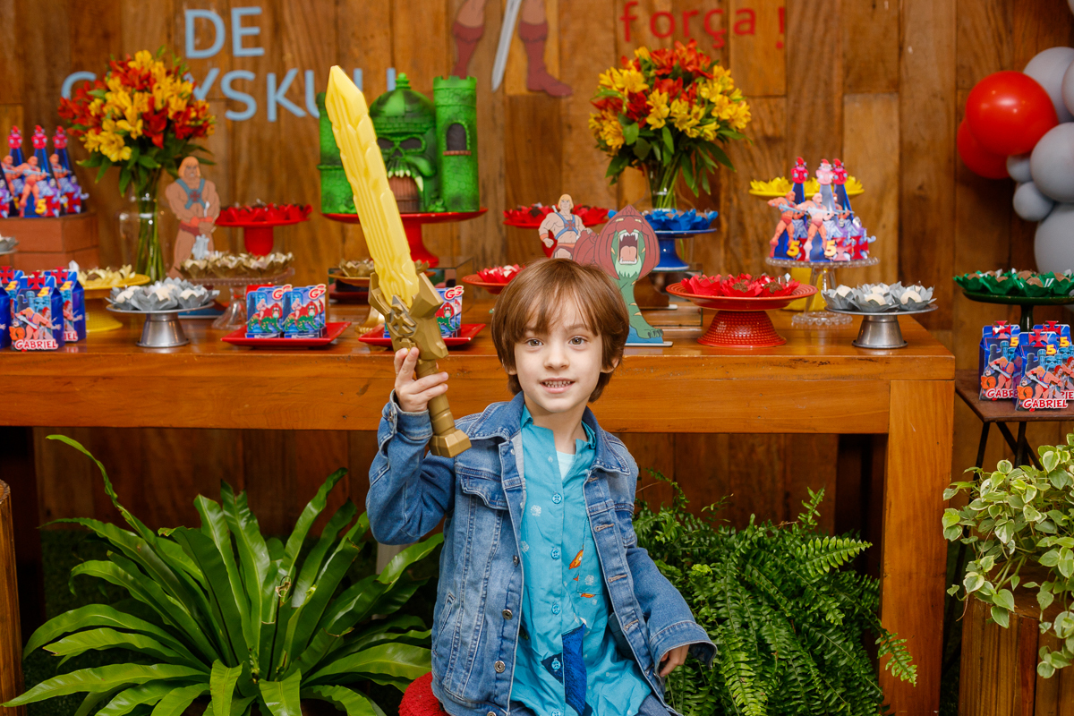 decoração retrô He-man-Quintal festas botafogo
