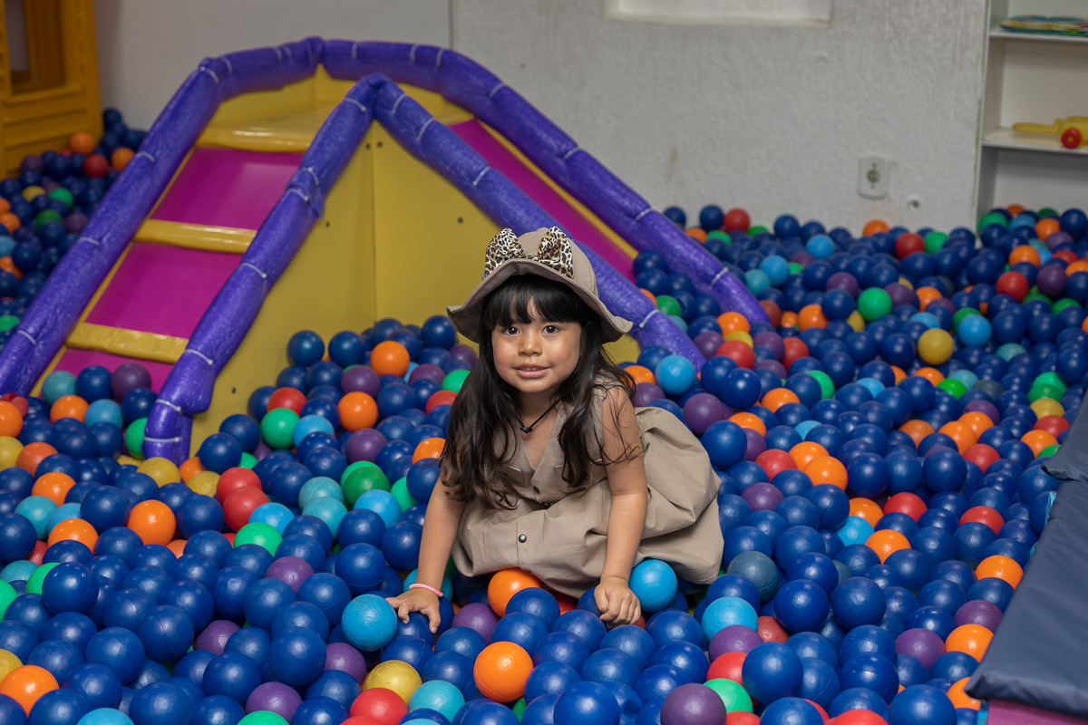piscina de bolinhas-espaço dos sonhos- festa tematica-mickey safari