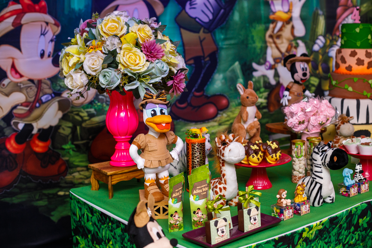 mesa decorada-tematica  mickey safari-fotografo-Espaço dos Sonhos - Vila Valqueire - RJ