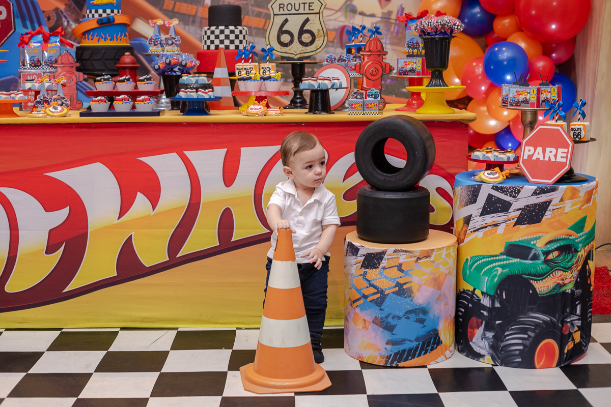 festa temática-aniversários-hotweels