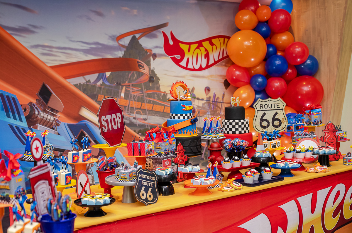 tema festa infantil-hotweels - casa de festa brincadeira é coisa séria-freguesia