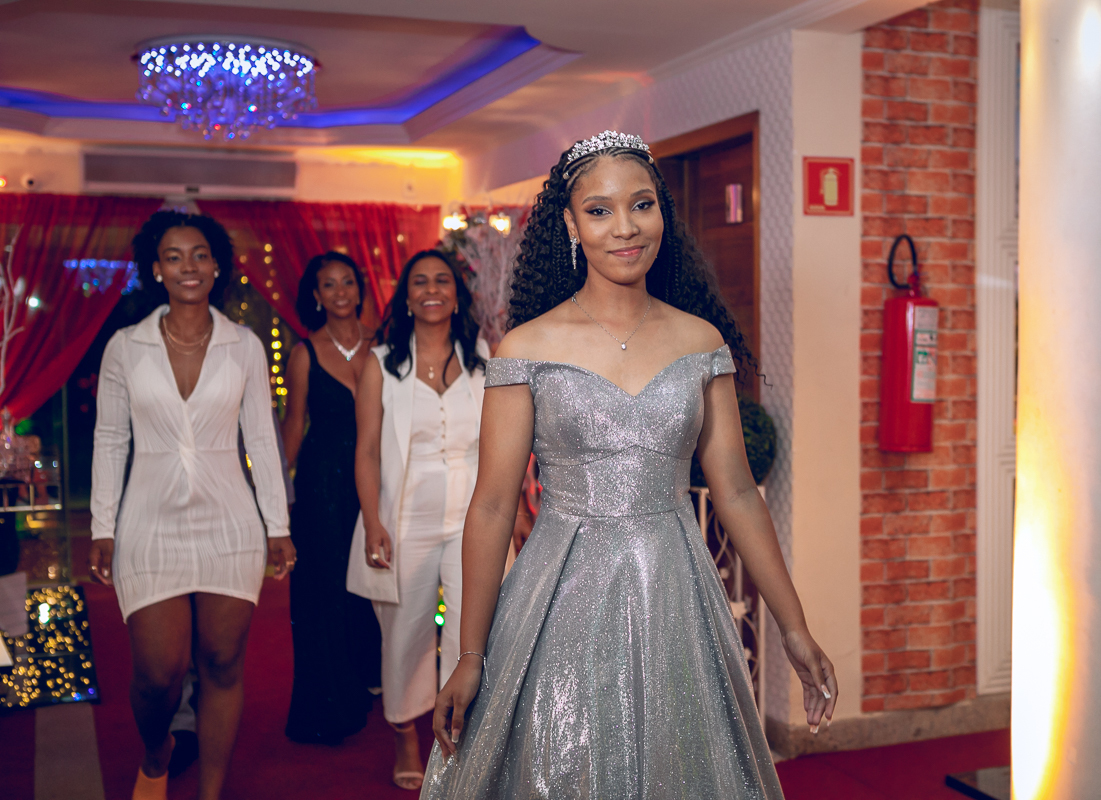 entrada festa 15 anos-abertura-debutante stella-família-15 anos-rj