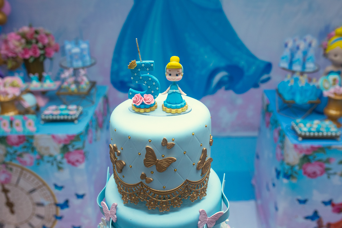 topo bolo 5 anos-vela temática Cinderela-aquarela buffet infantil-rj