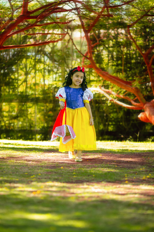 Vestido infantil Branca de neve ensaio fotográfico