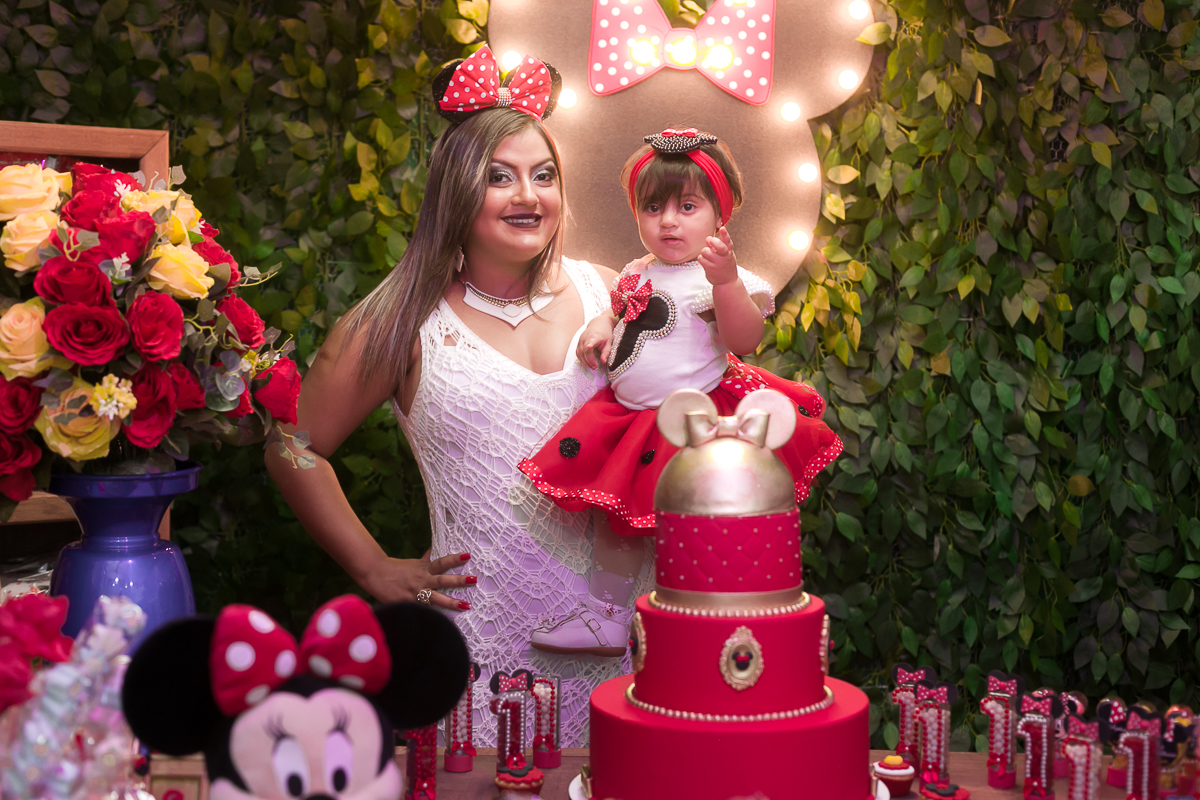 Bolo Decorado minnie vermelha com dourado