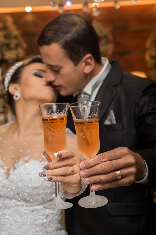 Brindes Casamento com taça decorada em casa Lounge