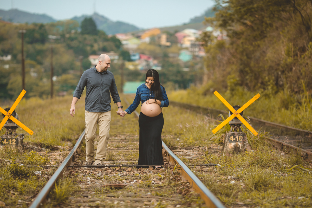 Ensaio gravida em ensaio externo na linha do trem-Sahy-Mangaratiba