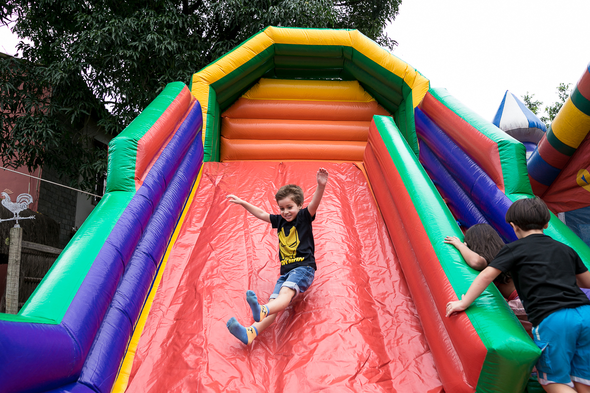 Brinquedão em festa infantil em espaço família Grill-RJ 