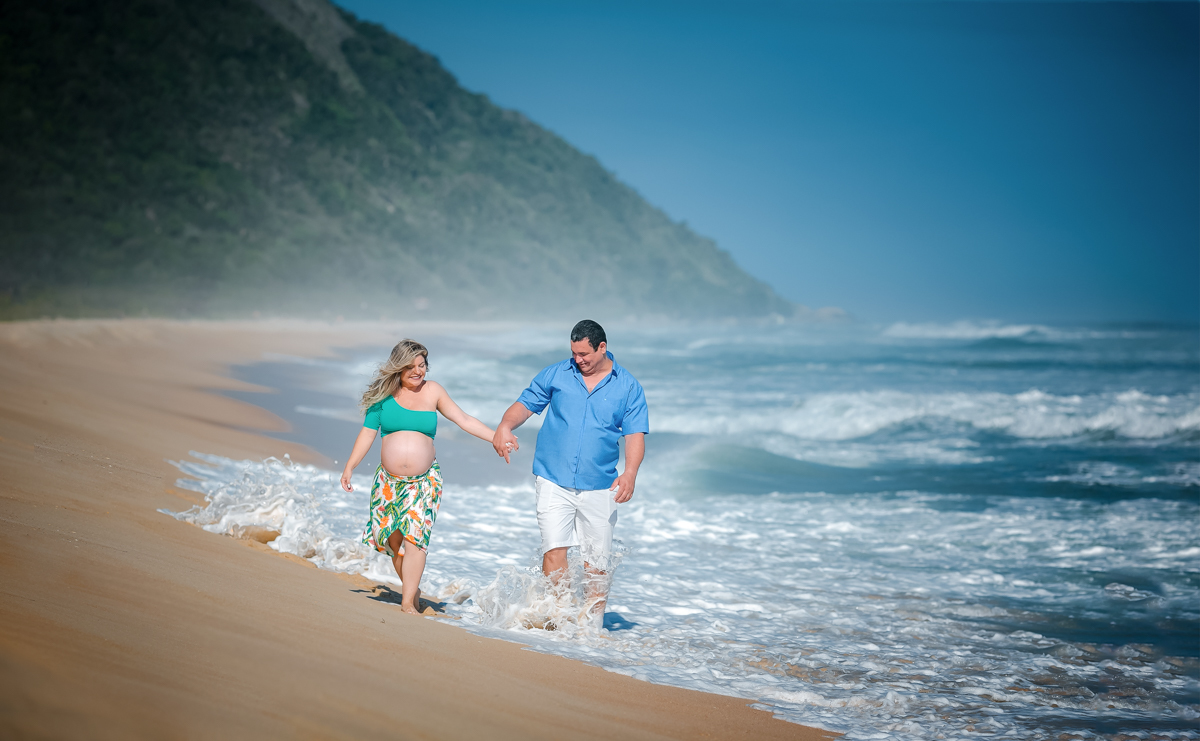 Ensaio gestante em na praia Grumari-RJ