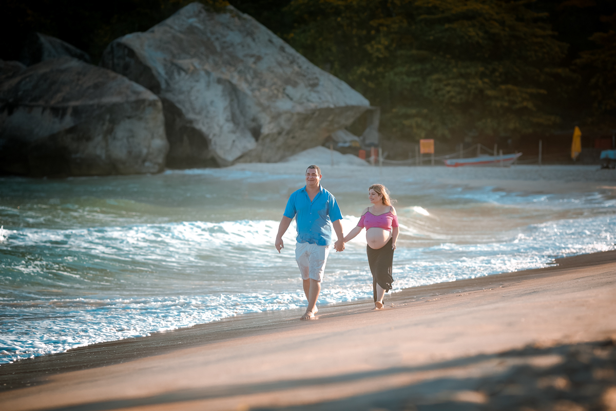 Ensaio  gestacional na praia Grumari