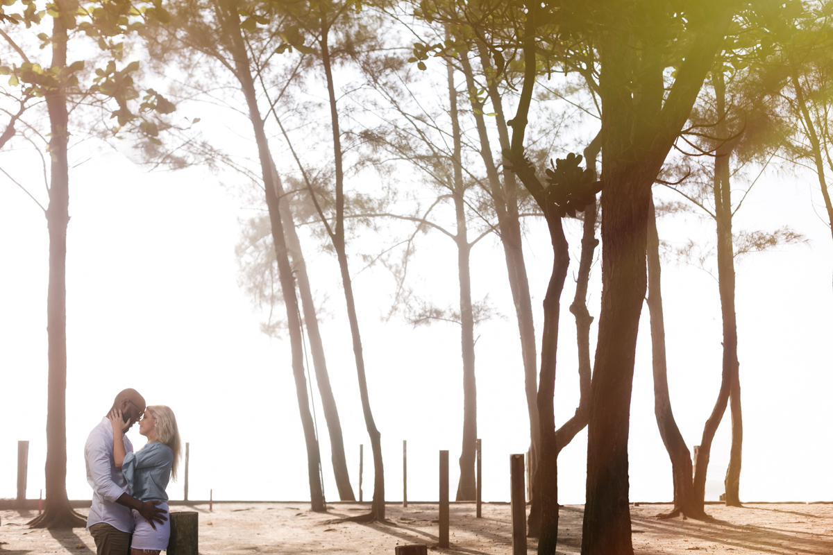 Ensaio externo pré casamento na praia