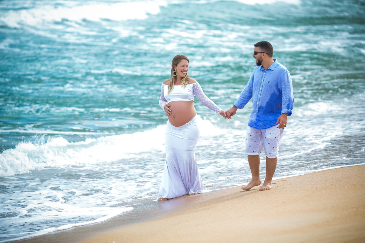 Ensaio de gravidez na praia de Grumari RJ
