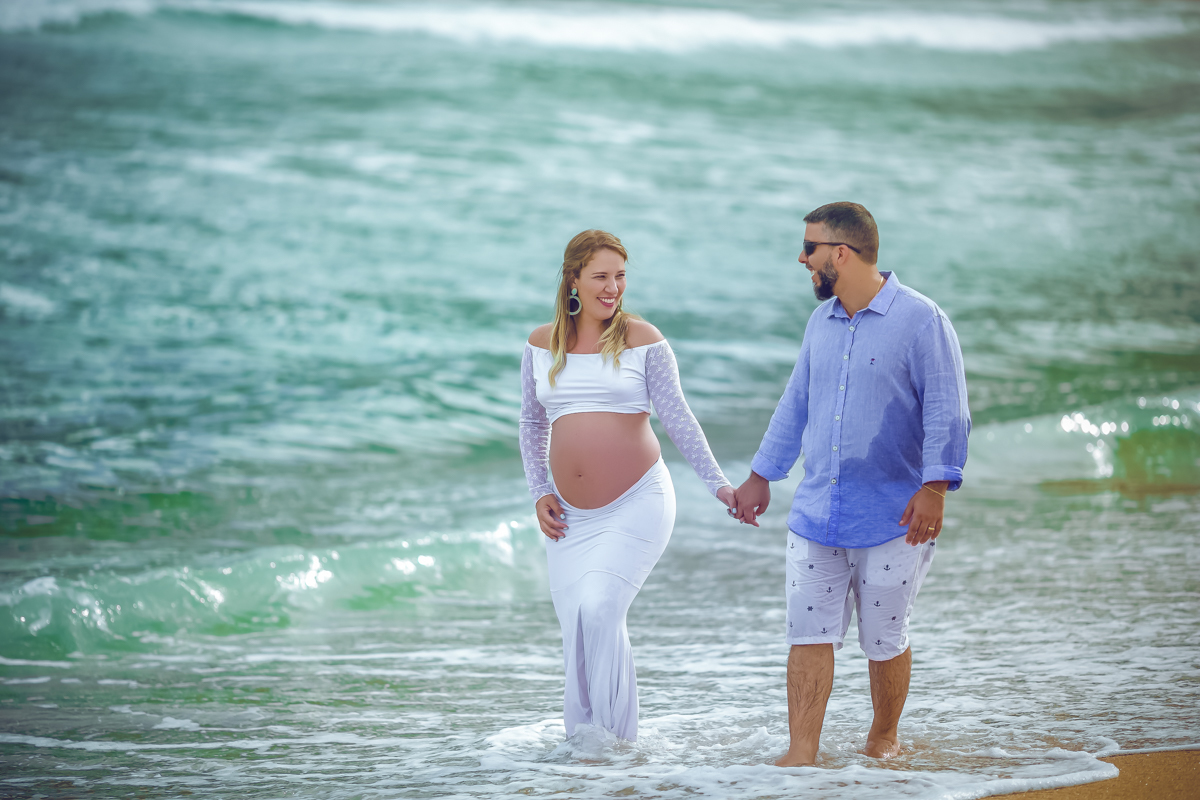 Ensaio externo fotográfico gestante na praia