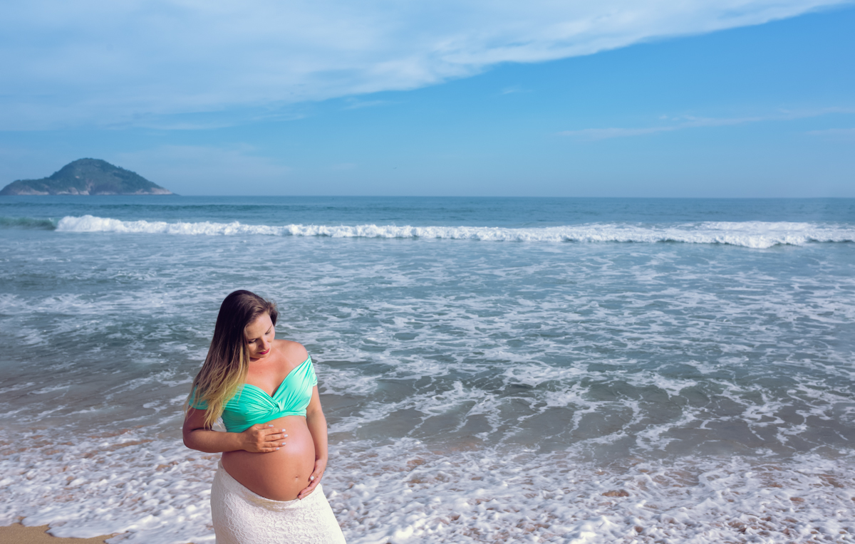 Ensaio gestante na praia do RJ