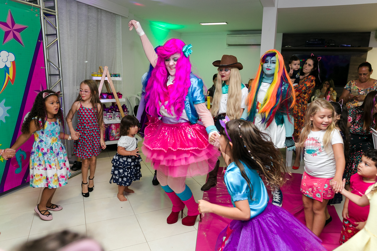 Diversão personagens vivos meninas Equestria Girls   