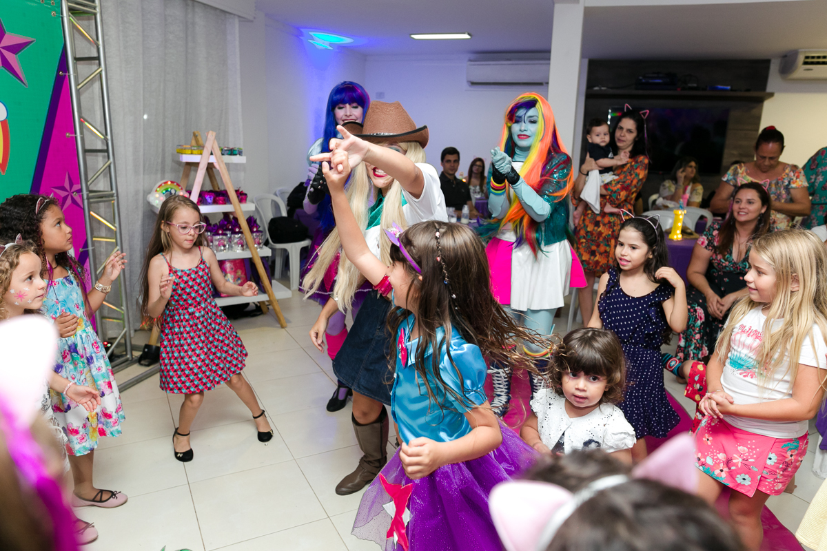 Dançando com Equestria Girls   personagens vivos 