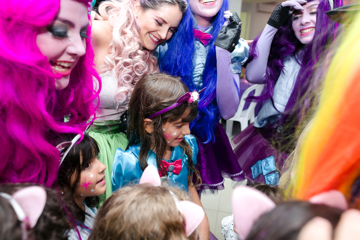 Hora do  coroação  com as Equestria Girls  em festa infantil