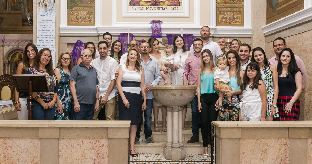 foto da família reunida no batizado Benício 
