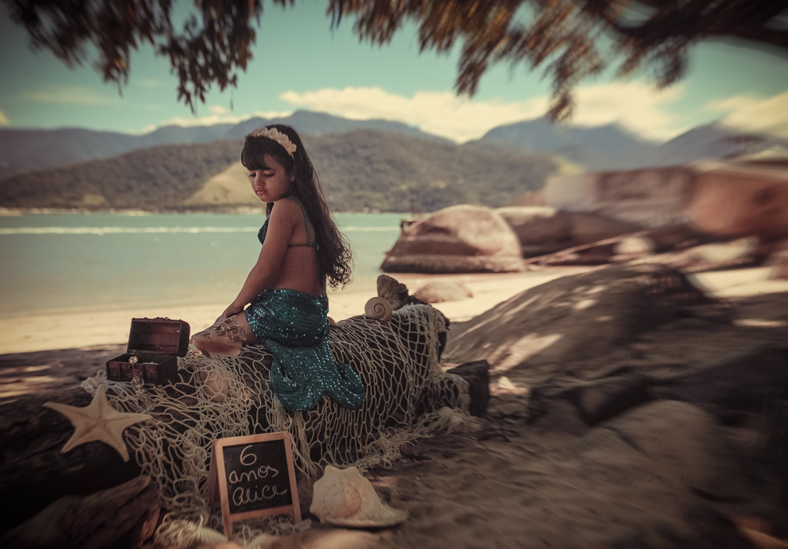 Ensaio infantil menina temático da pequena sereia em Mangaratiba RJ