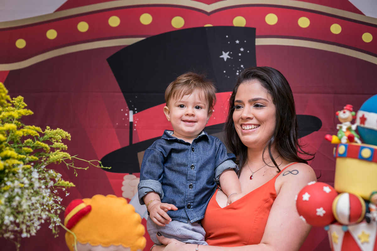 Festa temática de 1 ano circo do Eric no condomínio origami  