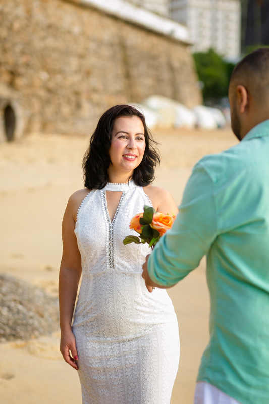 Noivos na praia, ensaio pre casamento na praia, ensaio pre wedding na praia,