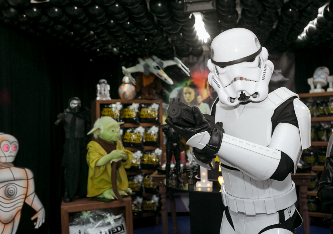 Personagem Vivos Soldado Branco Sandtrooper Star Wars em Karetas Salão de Festas-Bangu