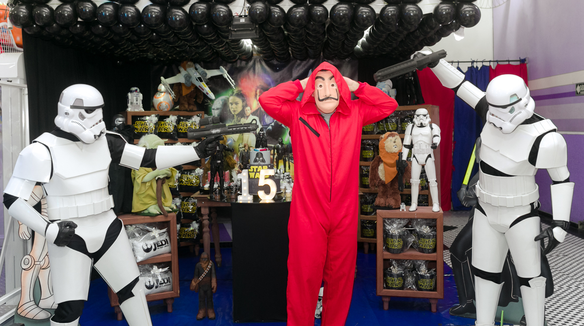 Coldplay Soldados Star Wars e La casa de Papel em Salão de Festas Karetas