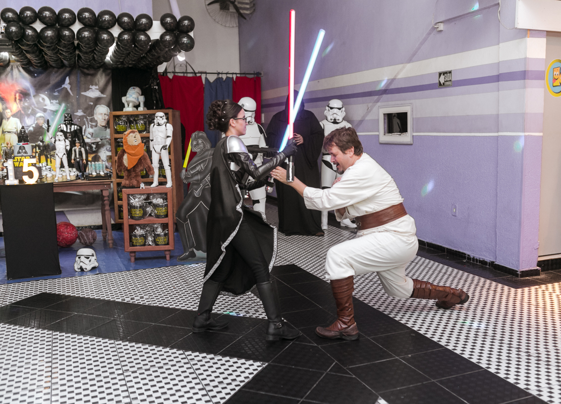 Luta dos Jedis em festa a fantasia debutante em salão de festas Karetas de basngu