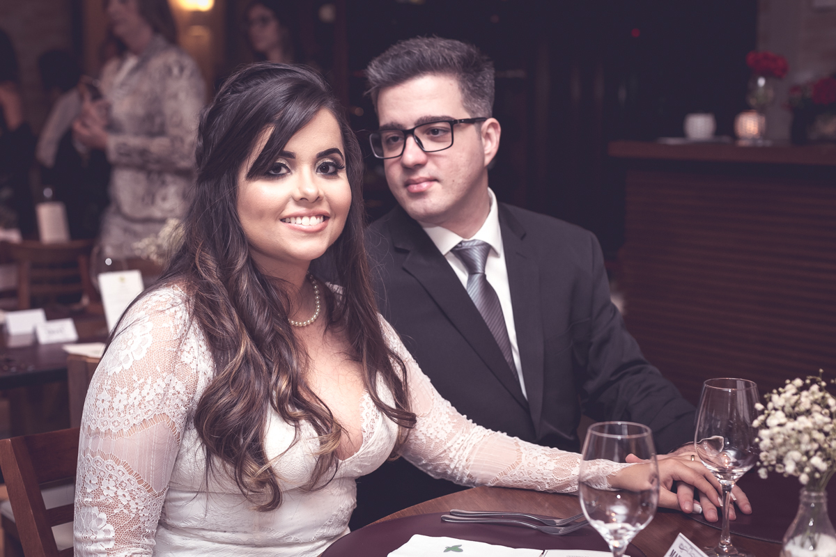 Casal noivos em seu jantar de casamento-RJ