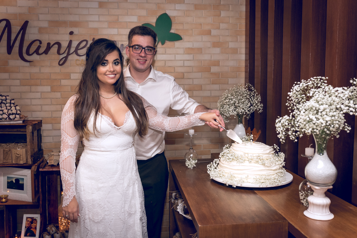 Decoração simples de Casamento em MANJERONA CANTINA & PIZZARIA-JACAREPAGUÁ