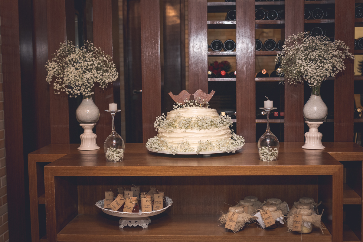 Decoração de casamento rústico no  MANJERONA CANTINA & PIZZARIA-RJ