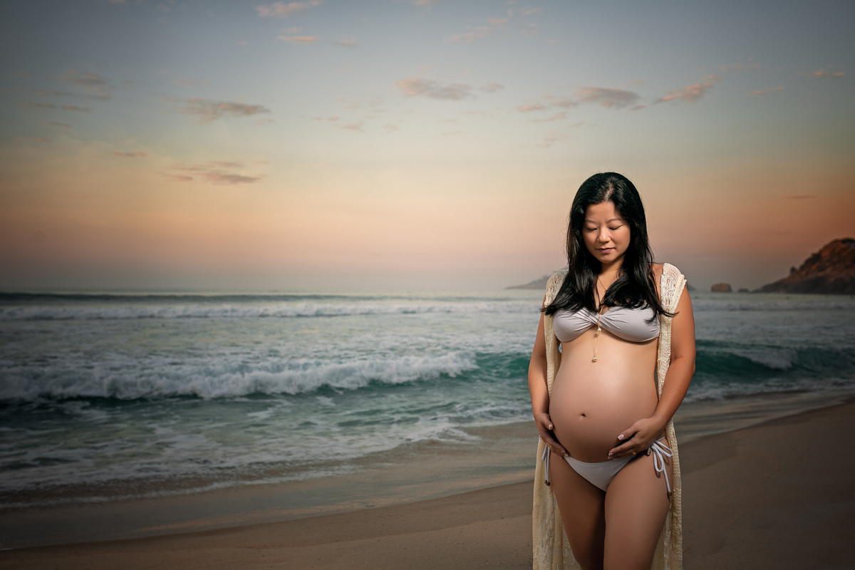 Ensaio Gestante oriental na Praia de Grumari-RJ