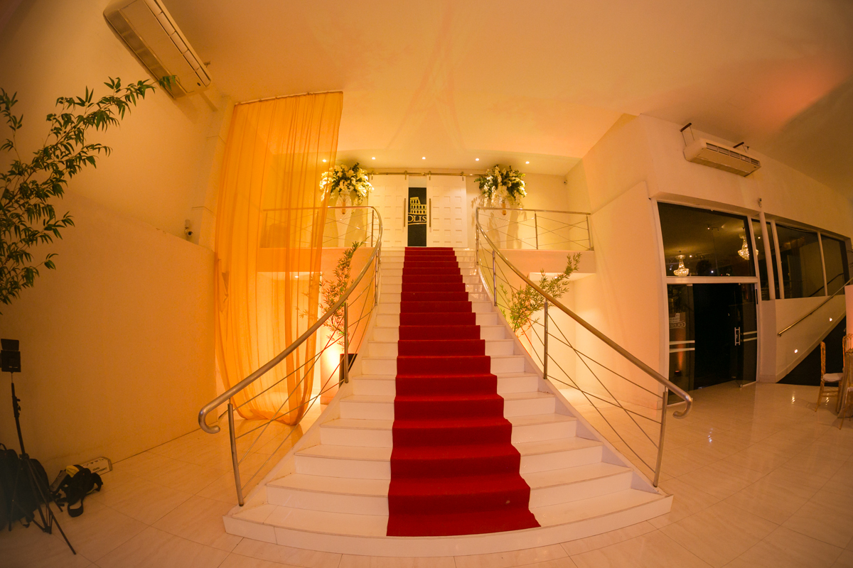 Escadaria com Tapete vermelho em Coliseum Eventos-Sulacap
