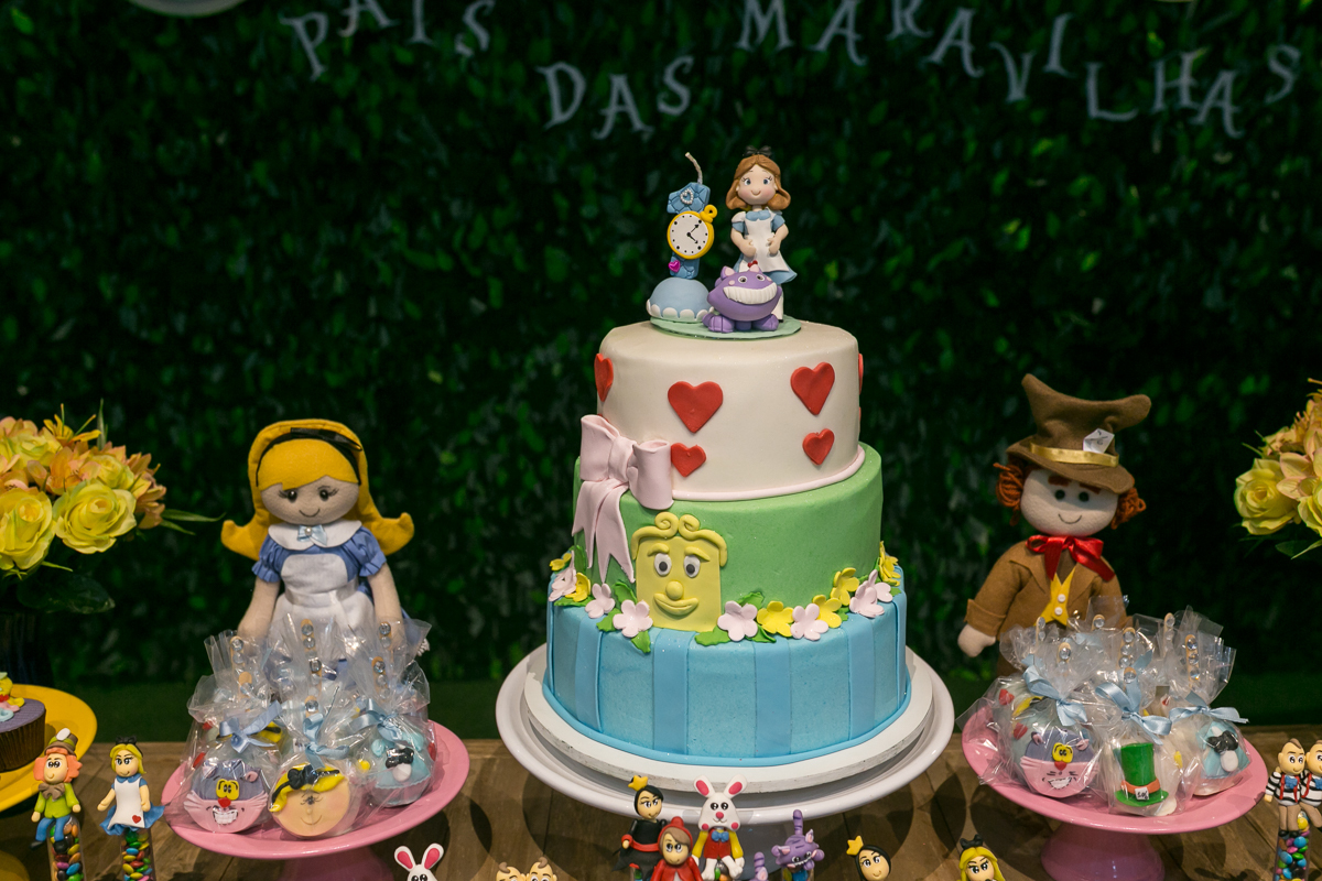 Bolo Fake Alice no País das maravilhas