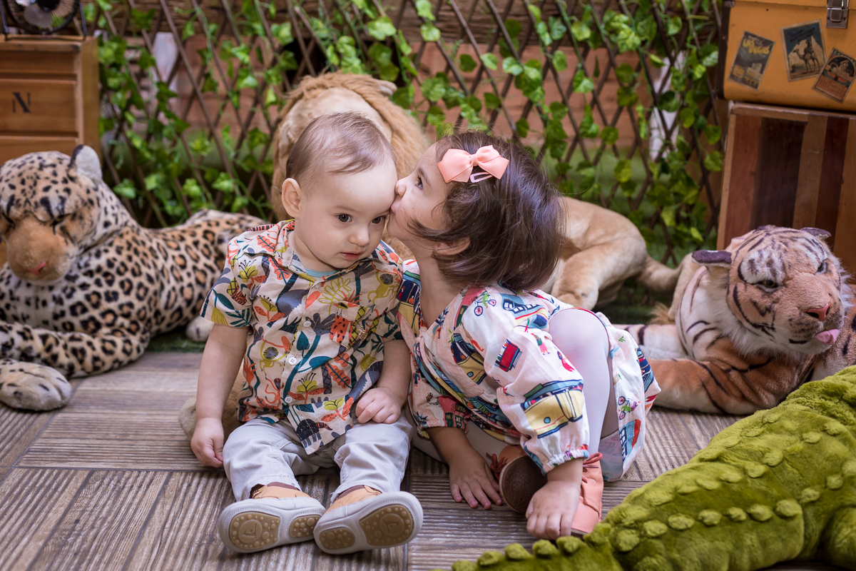 Primos em Espaço Pitanga Pitangueira Casa de Festas no Aniversário de 1 ano Safari do Gabriel