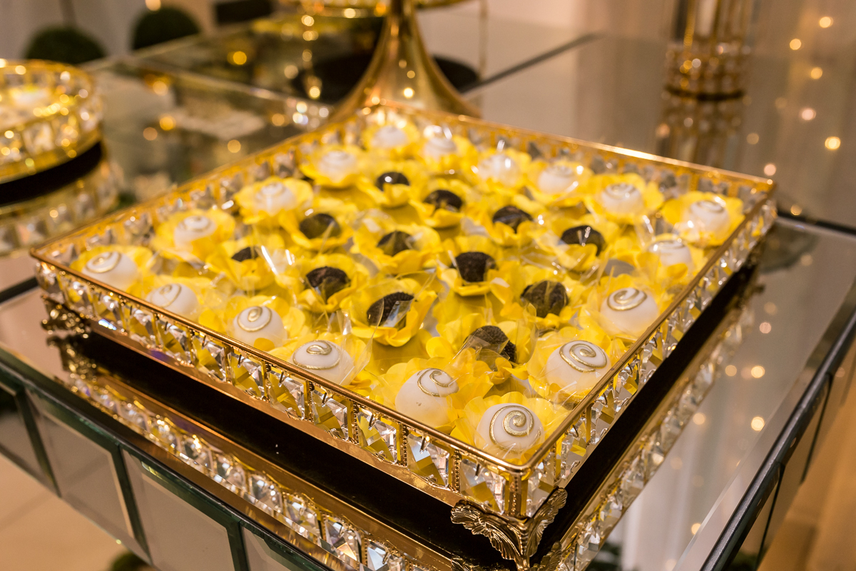 Decoração de bandeja com  bombons em Casa Paris-Padre Miguel