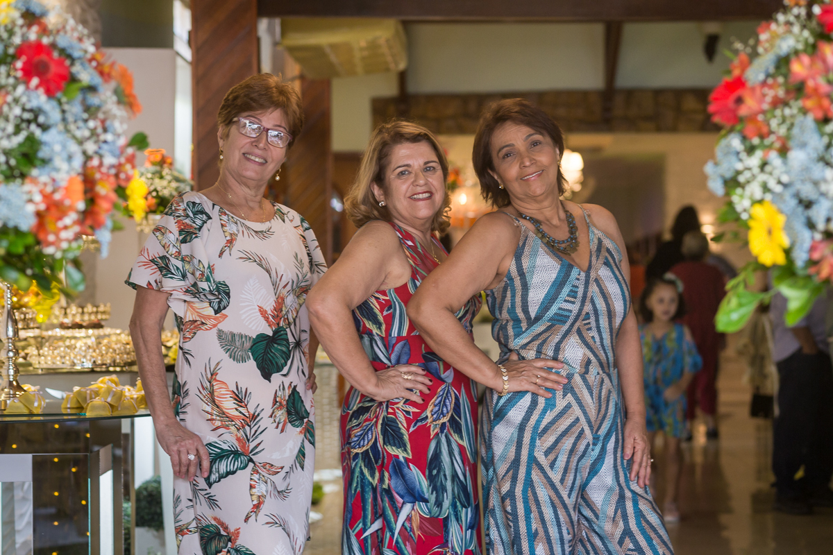 Fotografia de amigas em aniversário de 97 anos na Casa de Festas Paris-Padre Migeul 