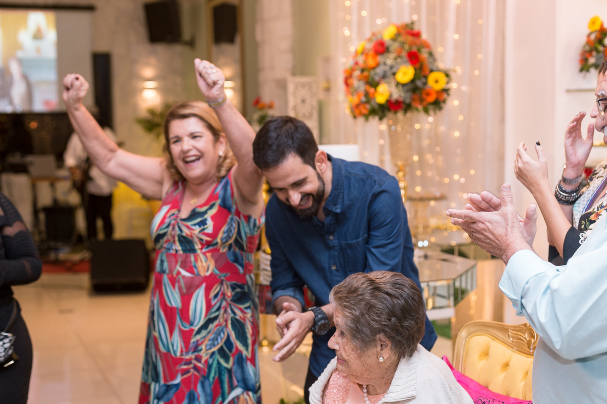 Comemoração em Festa de 97 anos em Casa Paris em Padre Miguel