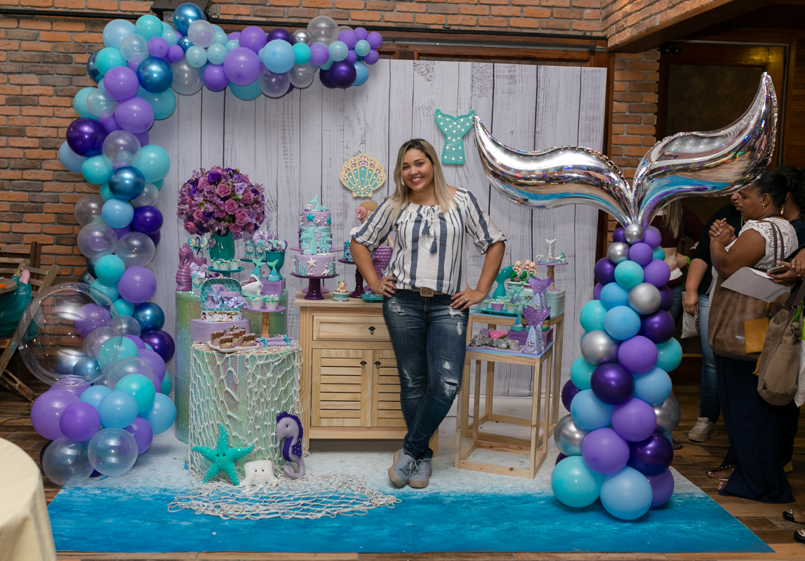 Mesa decoração luxo sereia em casa de festa João e Maria-Bangu