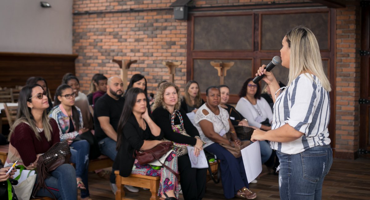Decoradora Wanessa Mark em seu Workshop Decorar em espaço João e Maria-Bangu