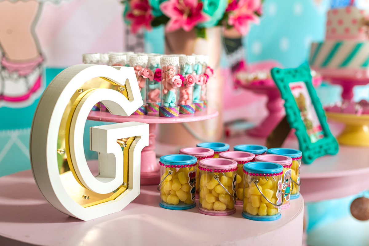 Detalhes mesa decorada tema LOL