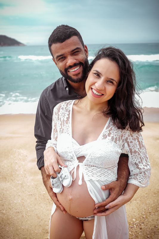 Ensaio gestante na praia de Grumari/RJ