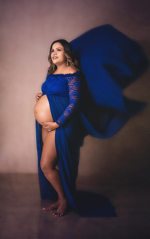 Ensaio e gestante em estúdio com vestida azul/Realengo/RJ