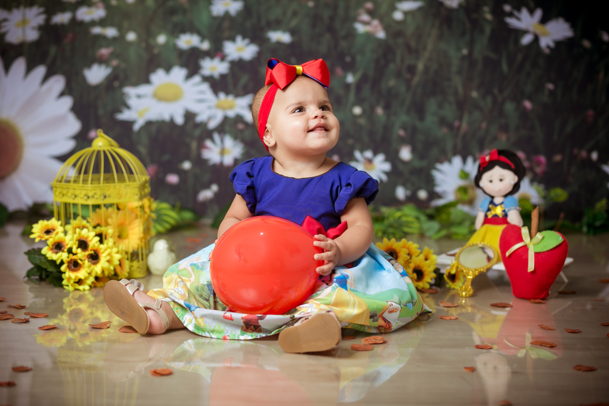Ensaio fotográfico infantil com vestidinho da Branca de Neve Cute/RJ