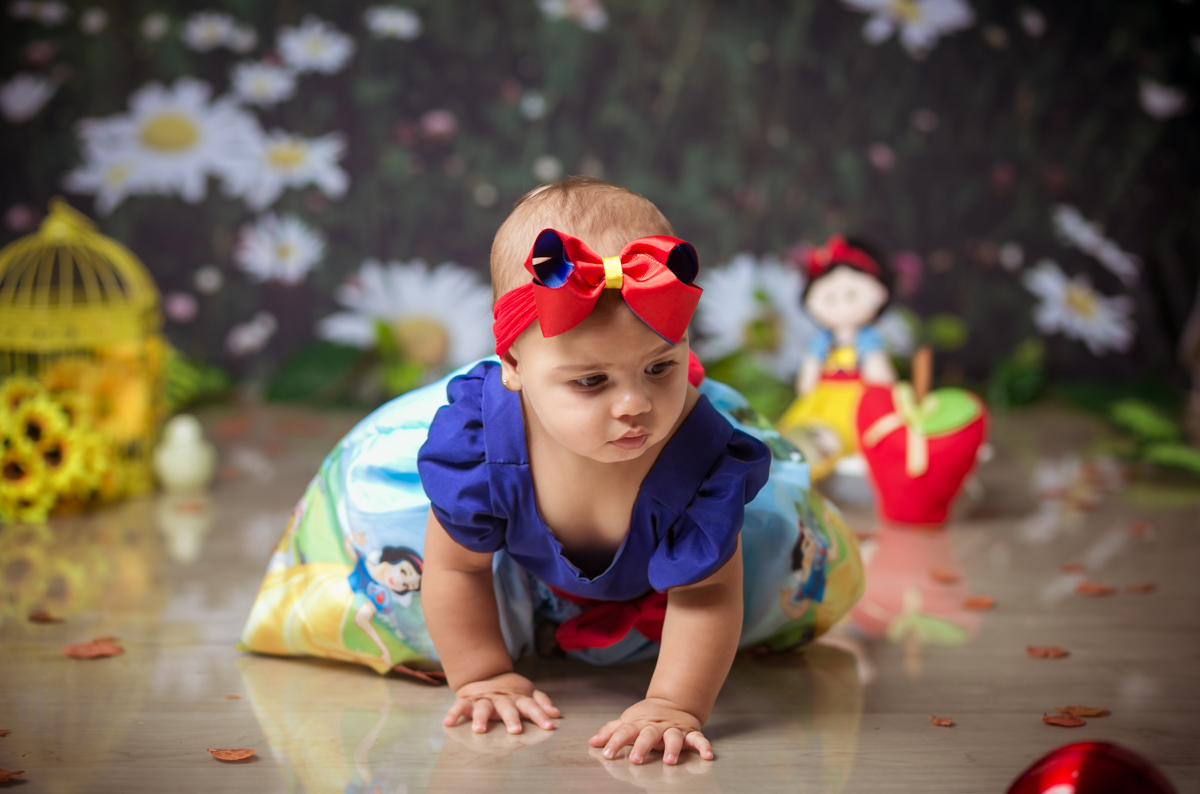 Fotografia de menina em ensaio infantil temático