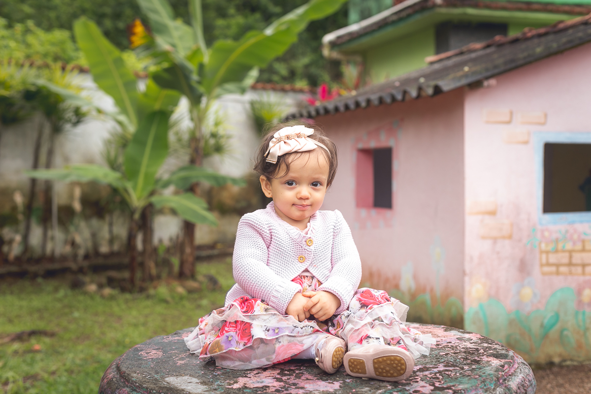 Fotografia infantil de 1 ano realizado em Sítio Mania de Verde-Magé/RJ