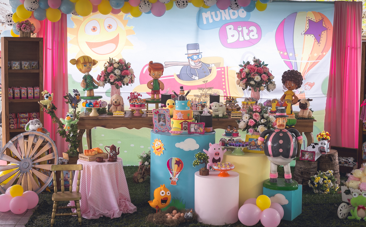 Decoração Mundo do Bita na Fazendinha em Sítio Mania de Verde/Magé-RJ